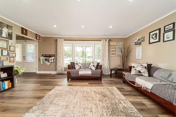 8619 Blue Ridge Avenue, Hickory Hills, IL 60457