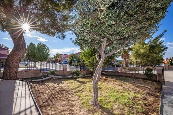 38522 Desert Flower DR, Palmdale, CA 93551