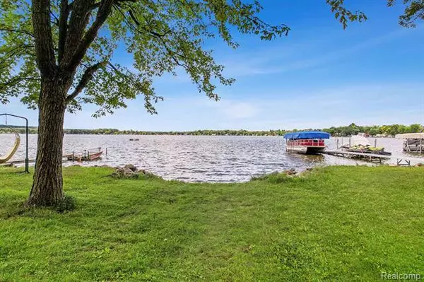 8537 2ND Street, Dexter Twp, MI 48169