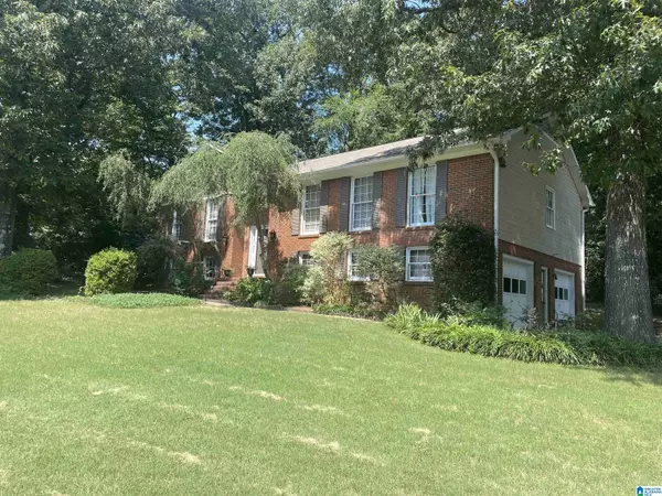 1460 SECRETARIAT DRIVE, Helena, AL 35080