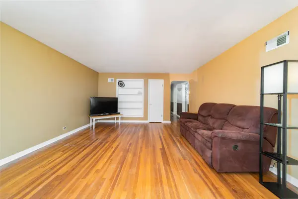 7112 S 88th Avenue, Justice, IL 60458