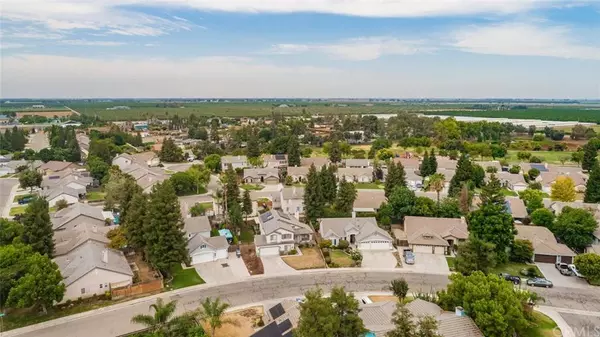 2915 S Aspen ST S, Visalia, CA 93277