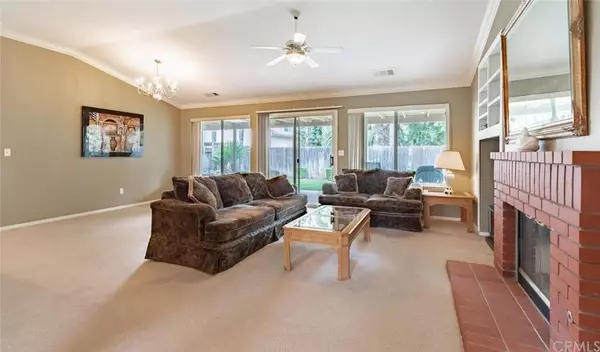 2915 S Aspen ST S, Visalia, CA 93277