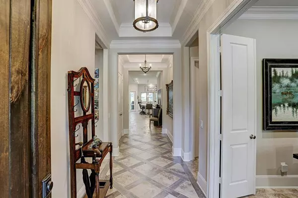 10139 Briar Dr DR, Houston, TX 77042