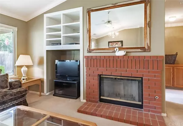 2915 S Aspen ST S, Visalia, CA 93277