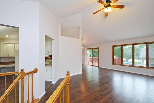 2434 Homestead AVE N, Oakdale, MN 55128