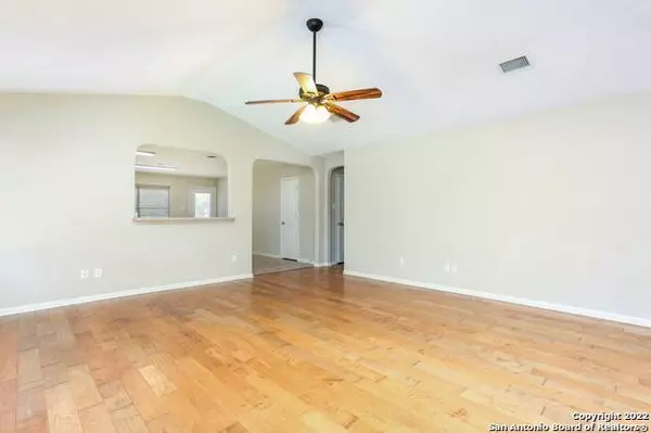 1002 Magnolia Field, San Antonio, TX 78251