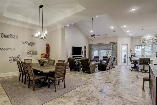 10139 Briar Dr DR, Houston, TX 77042