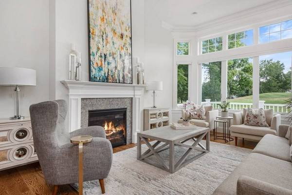 2 Crenshaw Ln #2, Andover, MA 01810