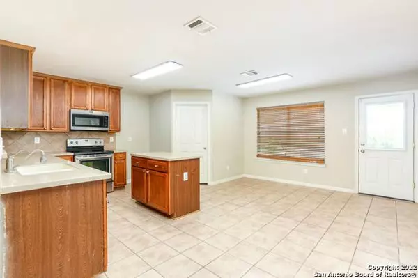 1002 Magnolia Field, San Antonio, TX 78251