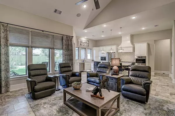 10139 Briar Dr DR, Houston, TX 77042