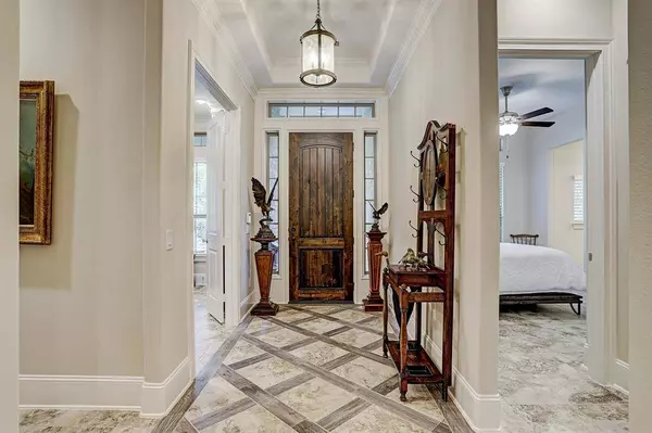 10139 Briar Dr DR, Houston, TX 77042