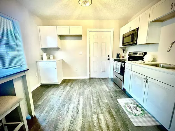 1024 GRANT AVE, Mount Dora, FL 32757