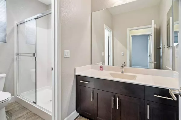 17872 Calaveras DR, Lathrop, CA 95330