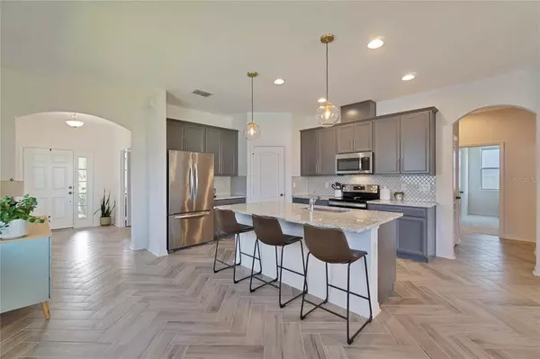 17198 HICKORY WIND DR, Clermont, FL 34711