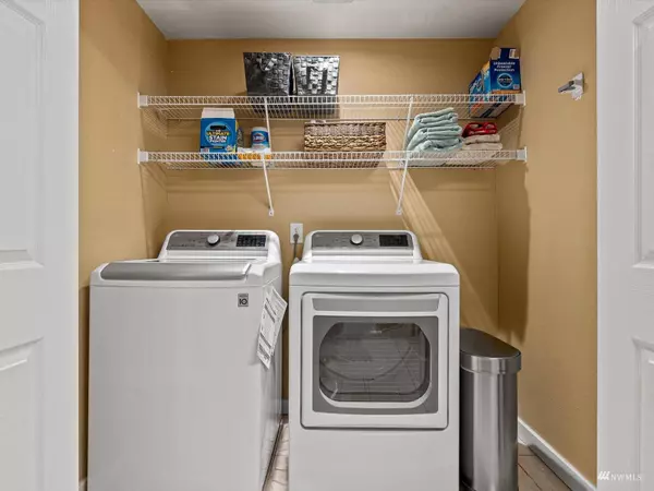 10008 NE 120th LN #C103, Kirkland, WA 98034