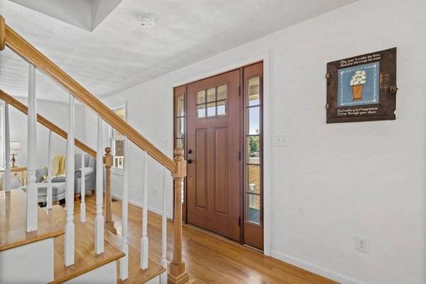 740 Jubilee Dr, Peabody, MA 01960