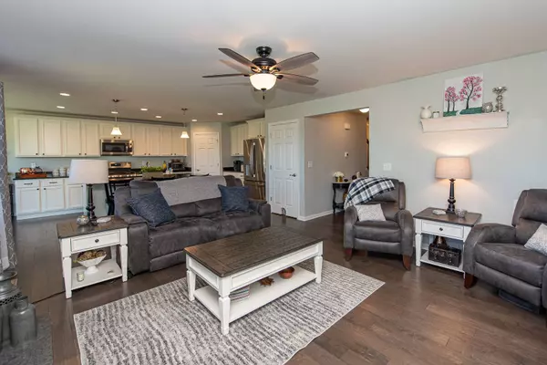 1647 Shetland LN, Yorkville, IL 60560