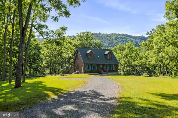 1533 CONSTANT RUN RD, Great Cacapon, WV 25422