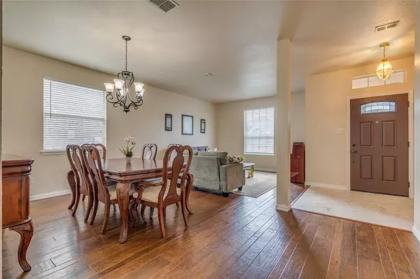 1129 Whispering Trail, Lewisville, TX 75067