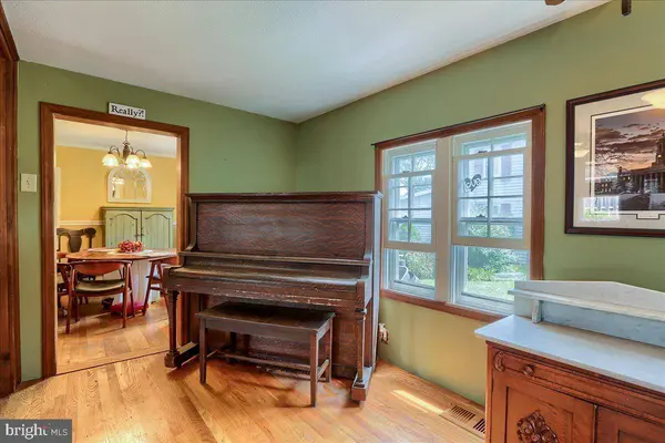 17 HOMEWOOD ST, Dillsburg, PA 17019