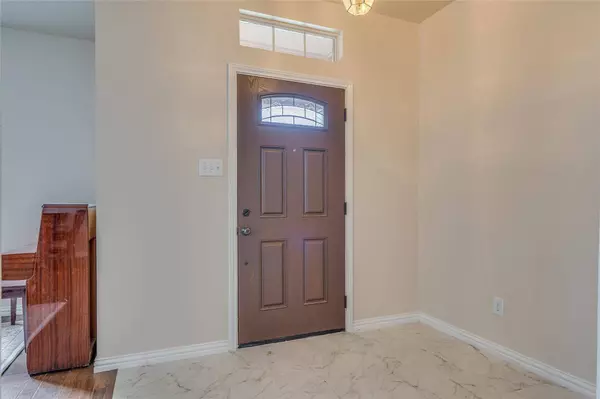 1129 Whispering Trail, Lewisville, TX 75067