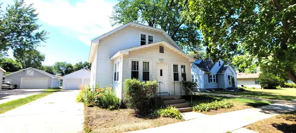 124 S Cedar ST, Belle Plaine, MN 56011