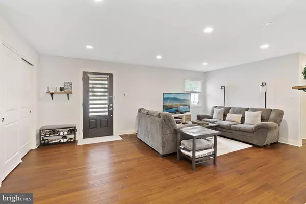 9 WINDING WAY, Gibbsboro, NJ 08026