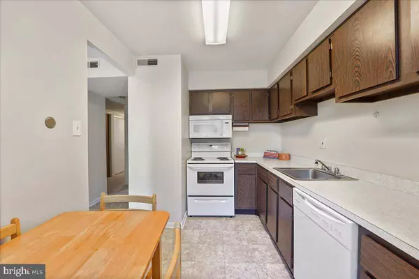 405 SUMMIT HOUSE, West Chester, PA 19382