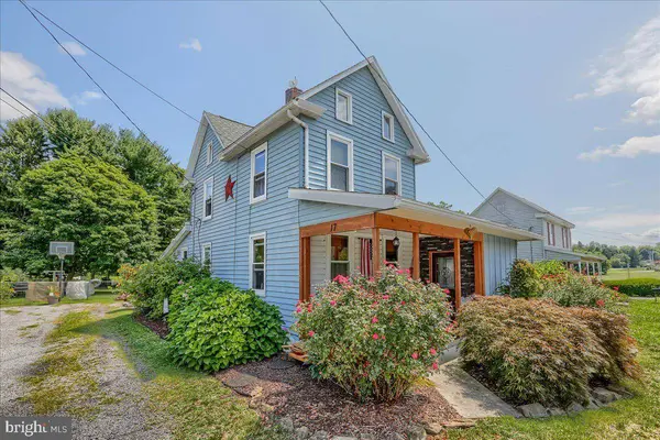 17 HOMEWOOD ST, Dillsburg, PA 17019