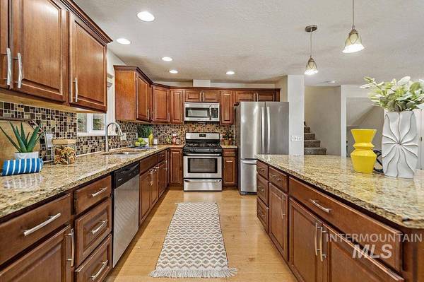 7095 W Chilacot Dr, Boise, ID 83709