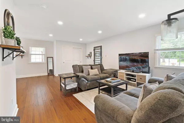 9 WINDING WAY, Gibbsboro, NJ 08026