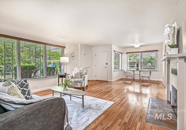 44 S Mesa Vista Dr, Boise, ID 83705