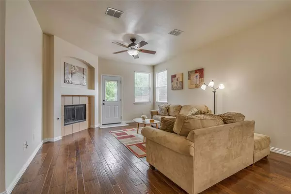 1129 Whispering Trail, Lewisville, TX 75067