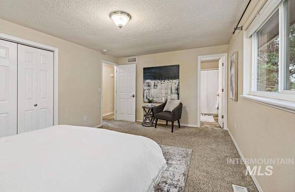 7095 W Chilacot Dr, Boise, ID 83709