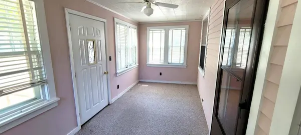 124 S Cedar ST, Belle Plaine, MN 56011