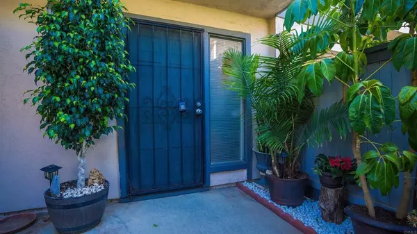 2135 E Valley Pkwy #11, Escondido, CA 92027