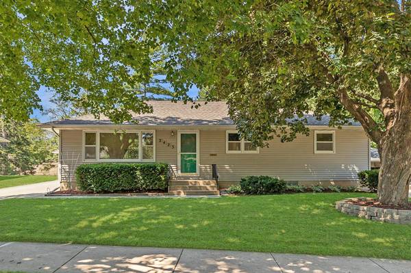 2423 16th AVE NW, Rochester, MN 55901