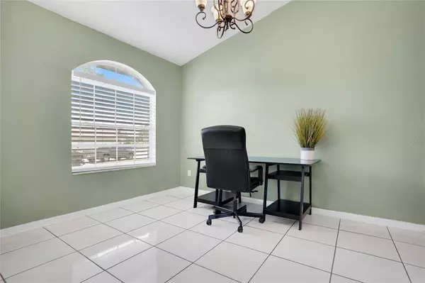 897 RIVER BOAT CIR, Orlando, FL 32828