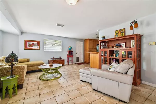 4111 COX DR, Land O Lakes, FL 34639