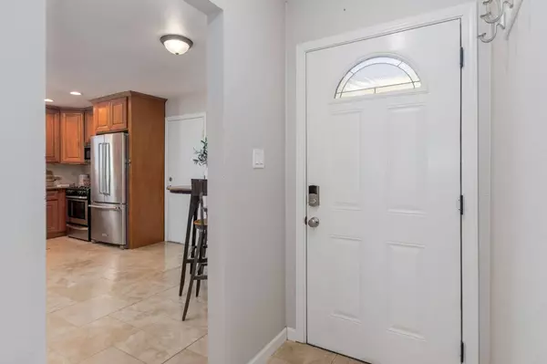 2817 Conway CT, Sacramento, CA 95826