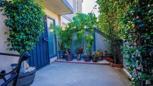 2135 E Valley Pkwy #11, Escondido, CA 92027