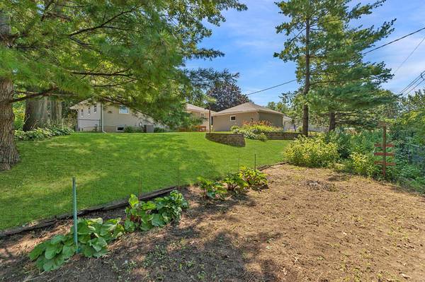 2423 16th AVE NW, Rochester, MN 55901