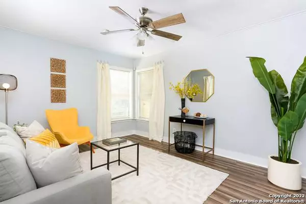 756 Harriman Pl, San Antonio, TX 78207