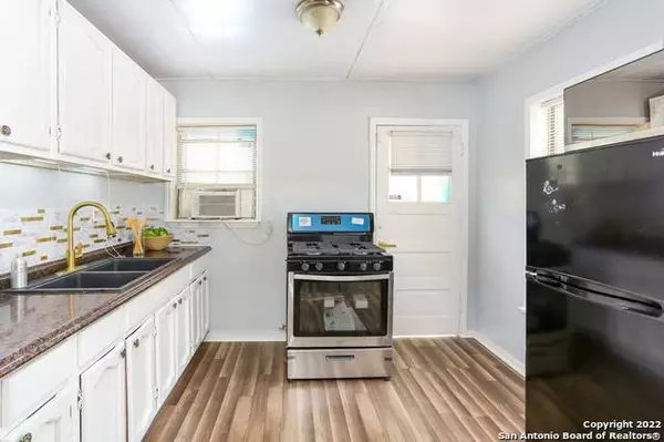 756 Harriman Pl, San Antonio, TX 78207