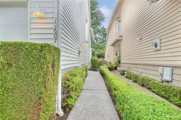 12607 64th AVE E, Puyallup, WA 98373