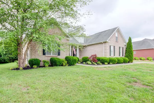 225 Gray Hawk Trl, Clarksville, TN 37043