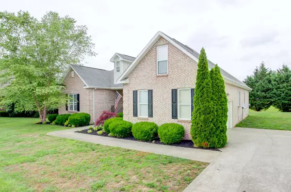225 Gray Hawk Trl, Clarksville, TN 37043