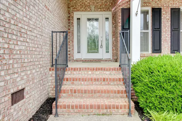 225 Gray Hawk Trl, Clarksville, TN 37043