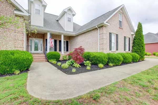 225 Gray Hawk Trl, Clarksville, TN 37043